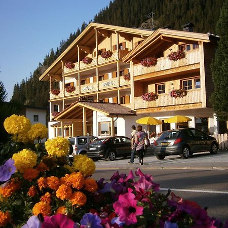 Monti Pallidi B&B Apartments Corvara In Badia Esterno foto