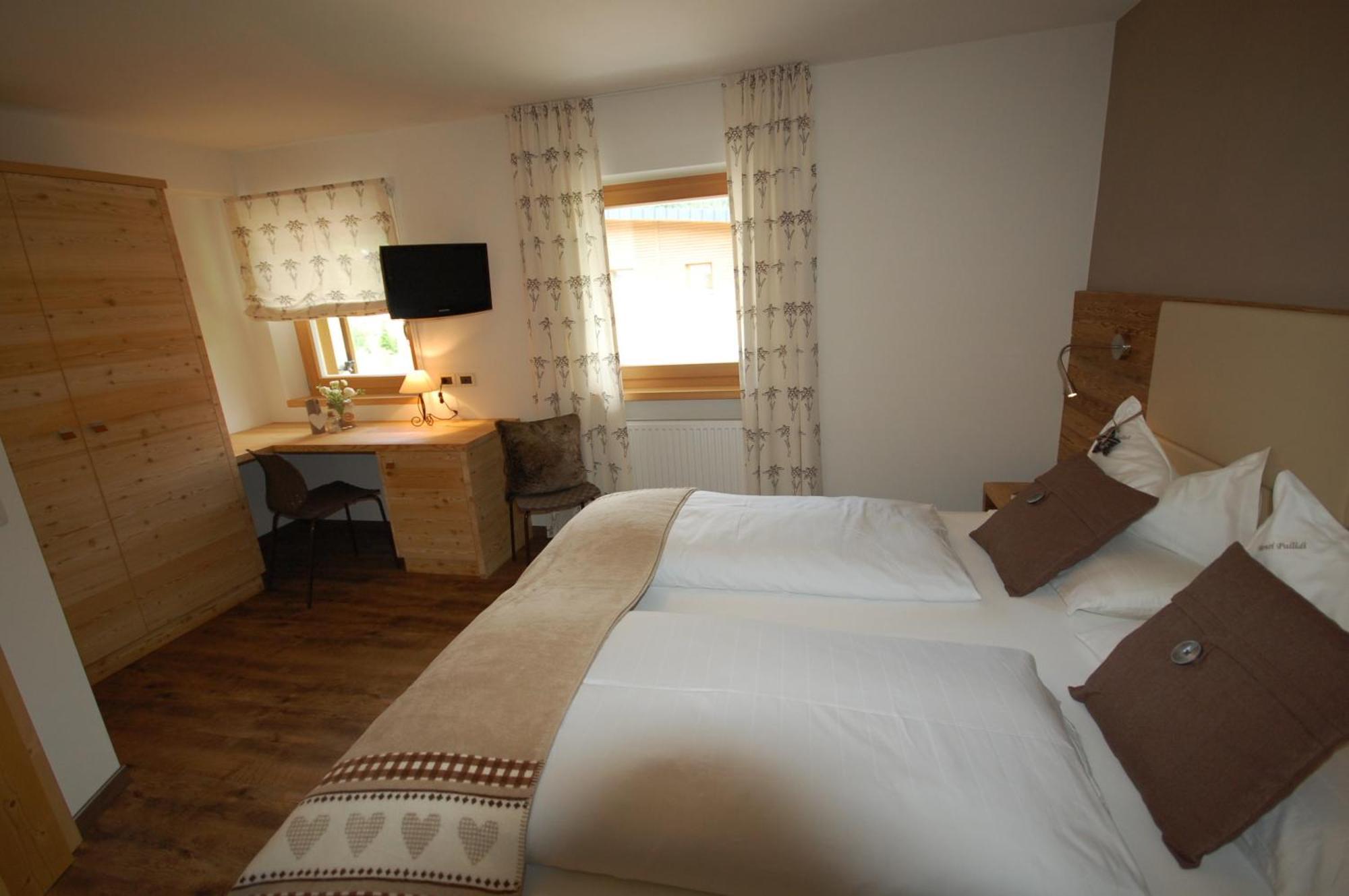 Monti Pallidi B&B Apartments Corvara In Badia Esterno foto
