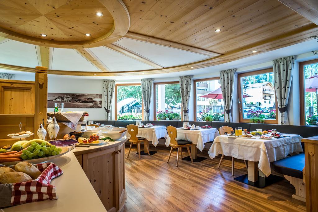 Monti Pallidi B&B Apartments Corvara In Badia Esterno foto