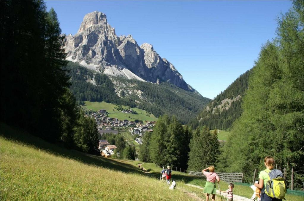 Monti Pallidi B&B Apartments Corvara In Badia Esterno foto