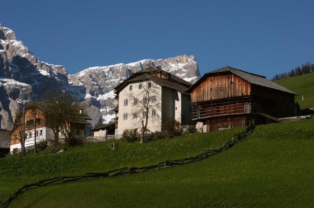 Monti Pallidi B&B Apartments Corvara In Badia Esterno foto