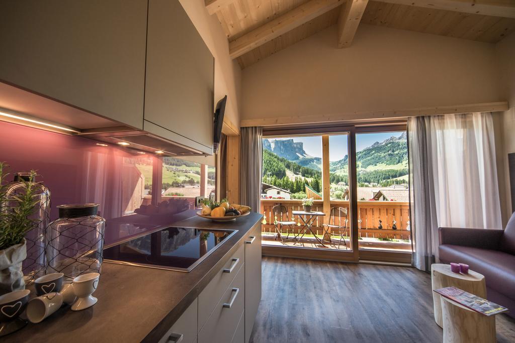 Monti Pallidi B&B Apartments Corvara In Badia Esterno foto