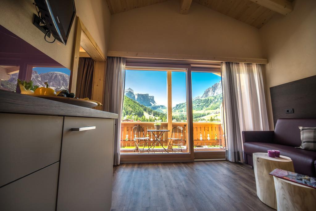 Monti Pallidi B&B Apartments Corvara In Badia Esterno foto