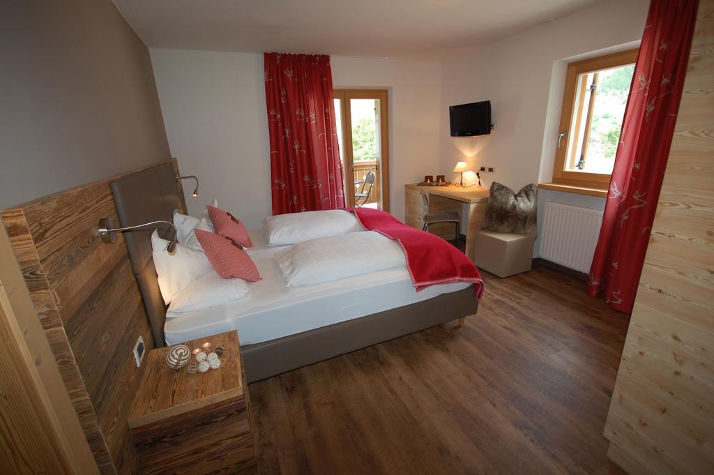 Monti Pallidi B&B Apartments Corvara In Badia Esterno foto