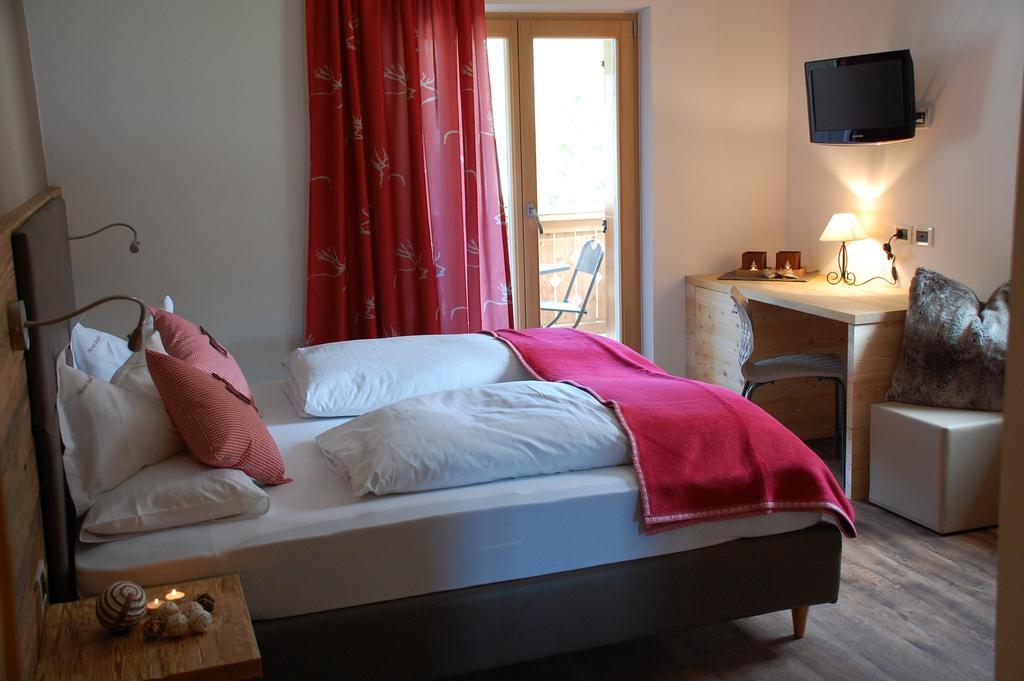 Monti Pallidi B&B Apartments Corvara In Badia Camera foto