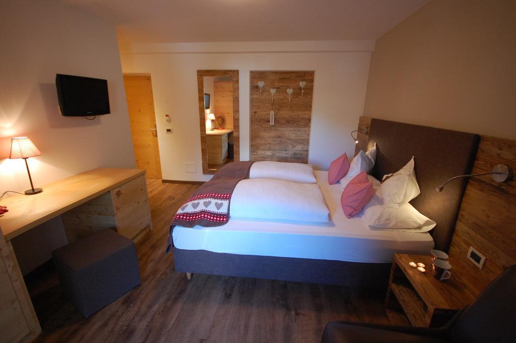 Monti Pallidi B&B Apartments Corvara In Badia Esterno foto