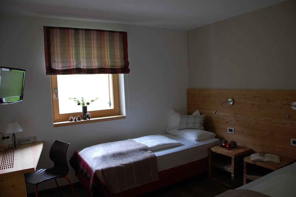Monti Pallidi B&B Apartments Corvara In Badia Camera foto